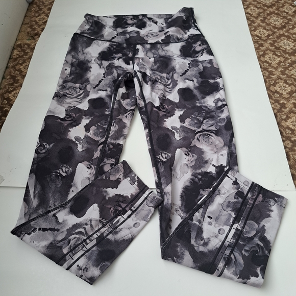 lululemon athletica Black and Gray Kids Leggings - Picture 9 of 9